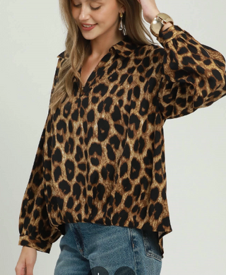 Umgee oversized leopard print blouse with balloon sleeves and collared V-neckline